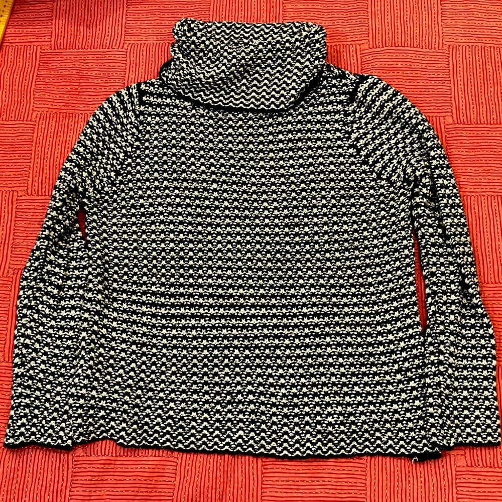 Zara Knits Women's large wool blend Black and White turtleneck Sweater